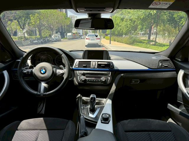 BMW寶馬 320I M SPORT  第7張相片
