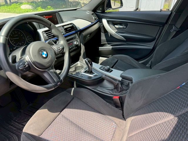 BMW寶馬 320I M SPORT  第9張相片