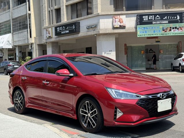 HYUNDAI現代 ELANTRA  第3張相片