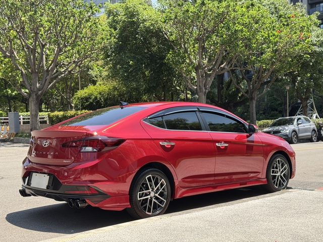 HYUNDAI現代 ELANTRA  第4張相片