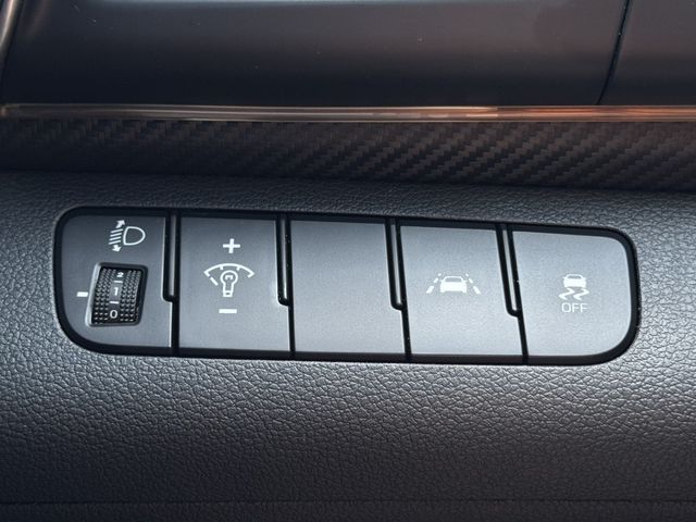 HYUNDAI現代 ELANTRA  第17張相片