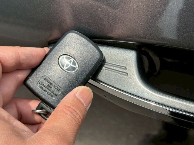 TOYOTA豐田 ALTIS  第7張相片