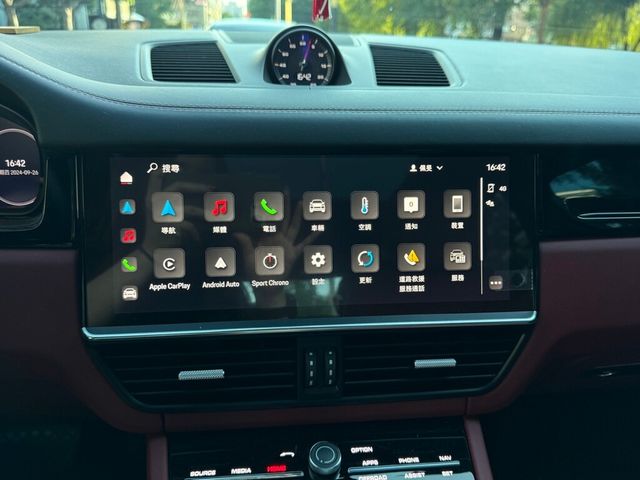 PORSCHE保時捷 CAYENNE  第13張相片