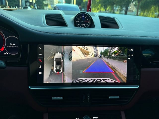 PORSCHE保時捷 CAYENNE  第14張相片