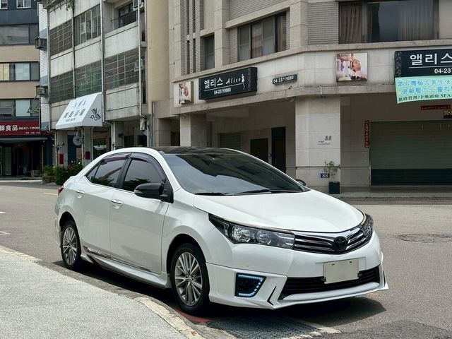 TOYOTA豐田 ALTIS  第3張相片