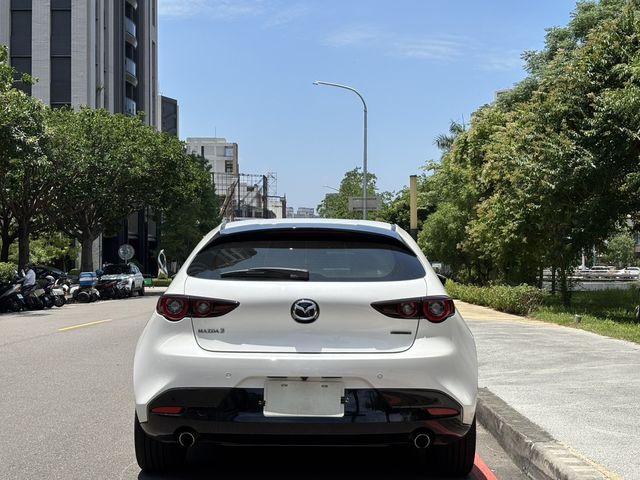 MAZDA馬自達 MAZDA 3  第5張相片