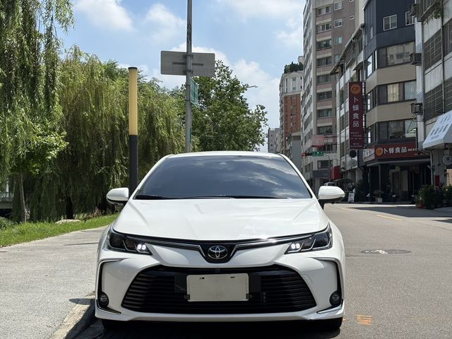 TOYOTA豐田 ALTIS  第2張相片