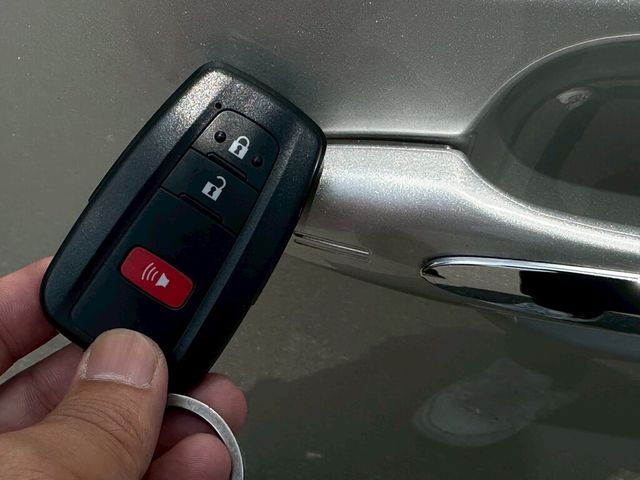 TOYOTA豐田 AURIS  第7張相片