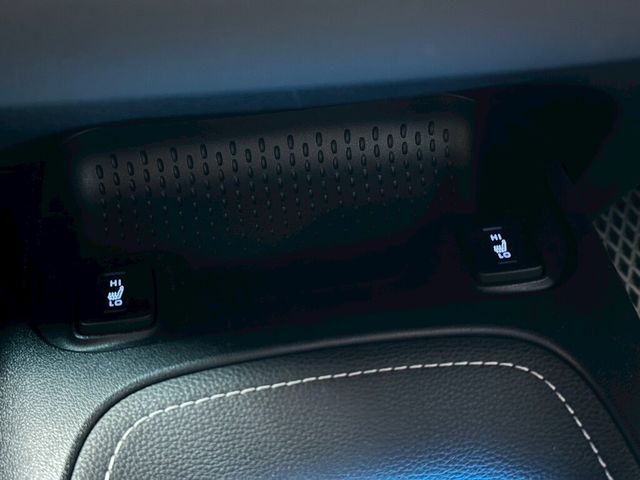 TOYOTA豐田 AURIS  第14張相片