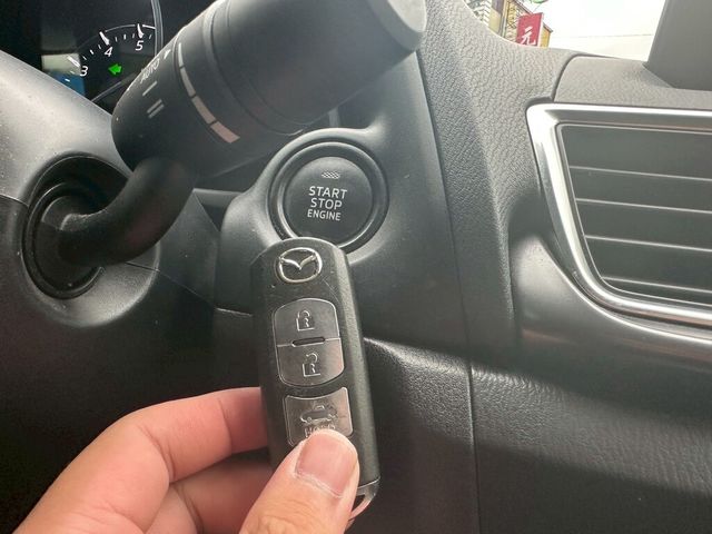 MAZDA馬自達 MAZDA 3  第15張相片