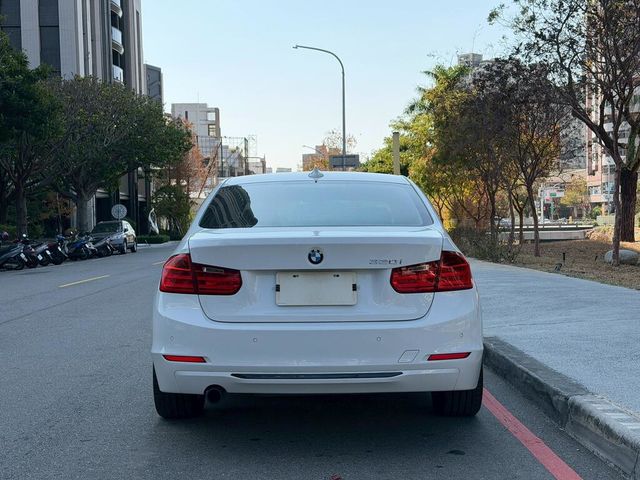 BMW寶馬 320I  第5張相片
