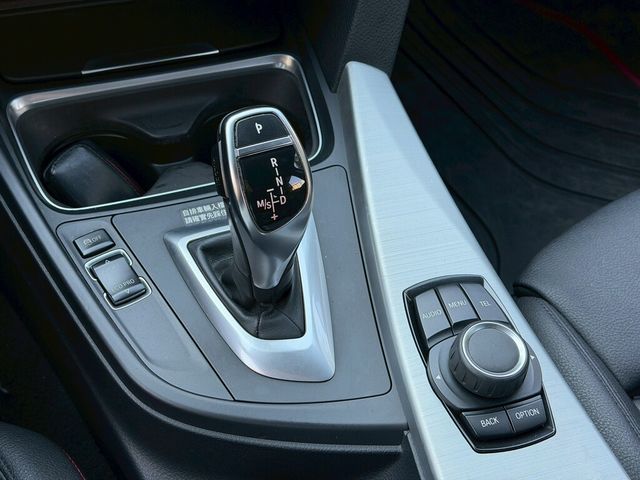 BMW寶馬 320I  第12張相片