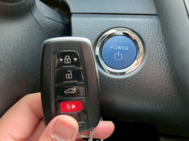 TOYOTA豐田 CAMRY HYBRID  第15張相片