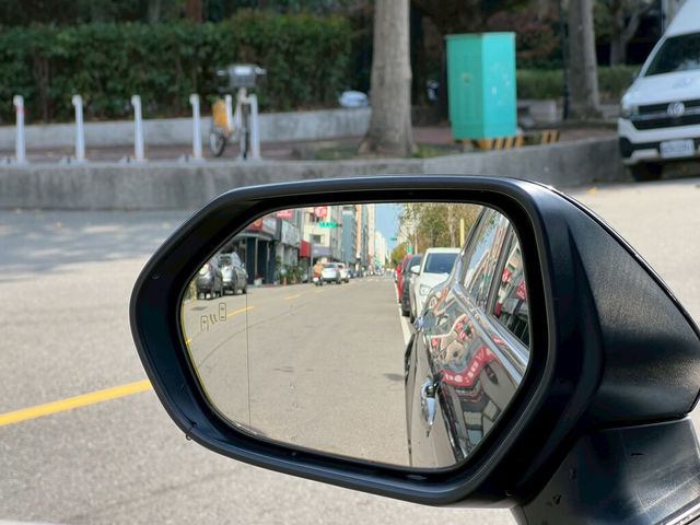 TOYOTA豐田 CAMRY HYBRID  第19張相片