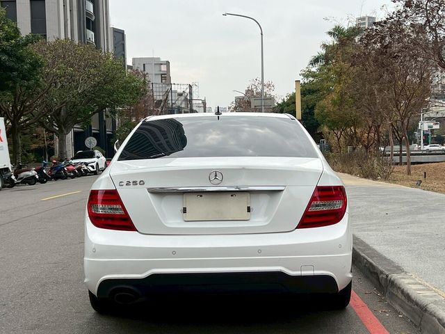 M-BENZ賓士 C250  第5張相片