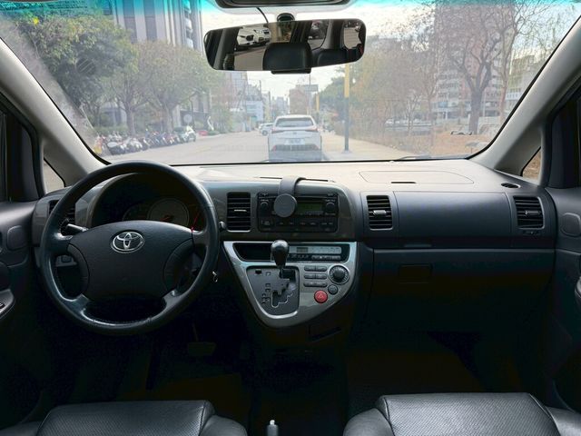 TOYOTA豐田 WISH  第8張相片