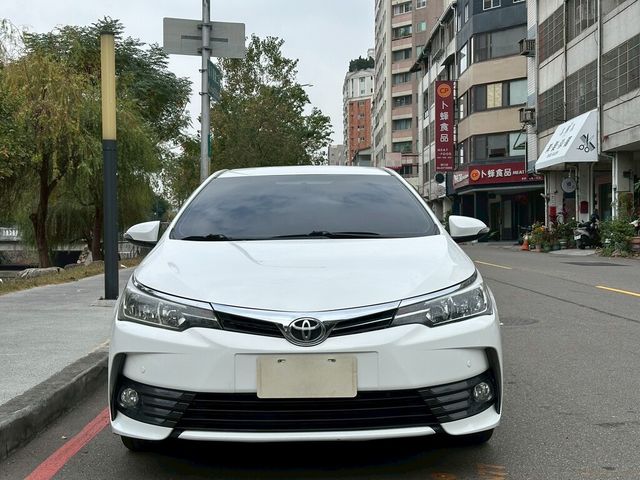 TOYOTA豐田 ALTIS  第2張相片