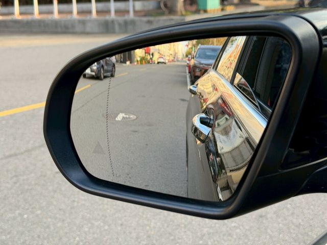 M-BENZ賓士 C300  第13張相片