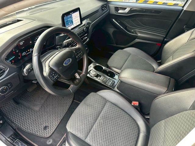 FORD福特 FOCUS ACTIVE  第8張相片