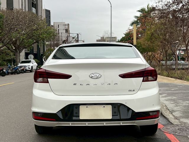 HYUNDAI現代 ELANTRA  第5張相片