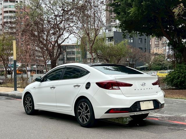 HYUNDAI現代 ELANTRA  第6張相片
