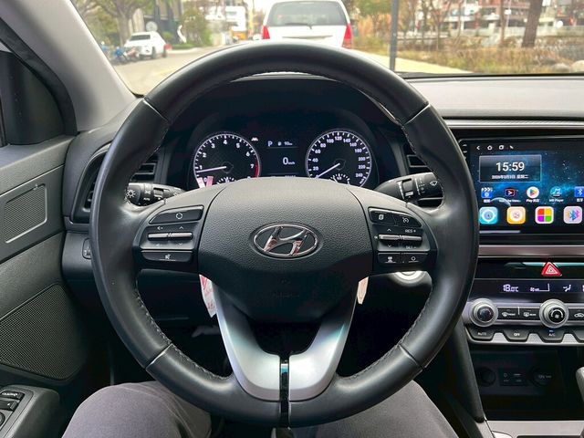 HYUNDAI現代 ELANTRA  第10張相片