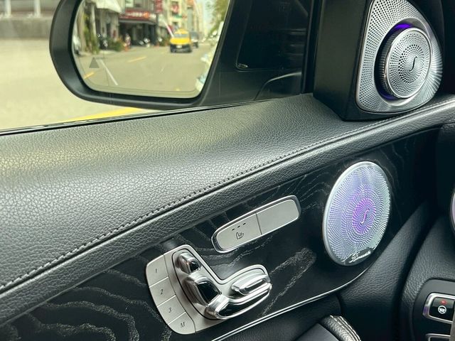 M-BENZ賓士 C400  第14張相片