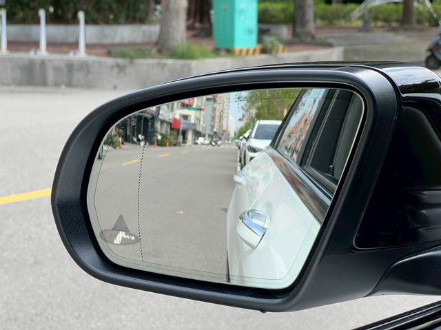 M-BENZ賓士 C400  第15張相片