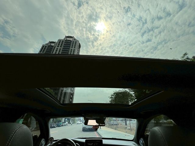 M-BENZ賓士 C400  第17張相片