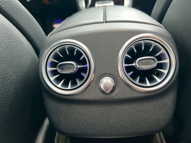 M-BENZ賓士 C400  第18張相片