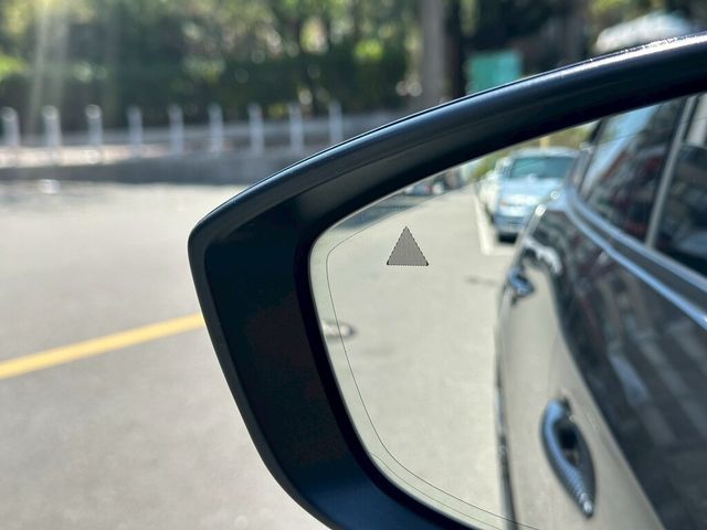 MAZDA馬自達 MAZDA 3  第8張相片