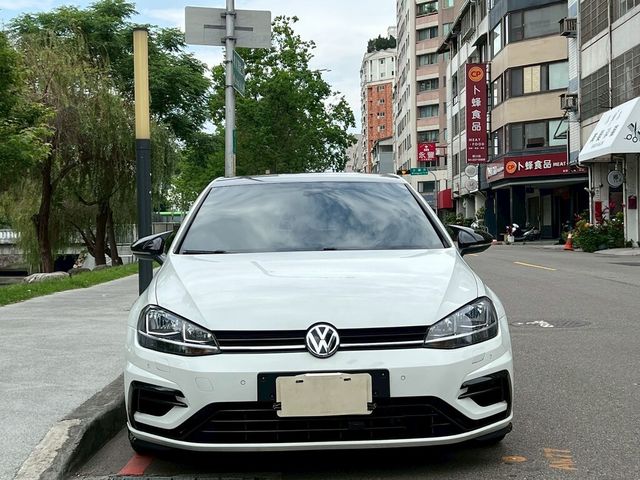 VOLKSWAGEN福斯 GOLF  第2張相片