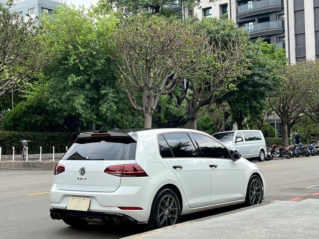 VOLKSWAGEN福斯 GOLF  第4張相片