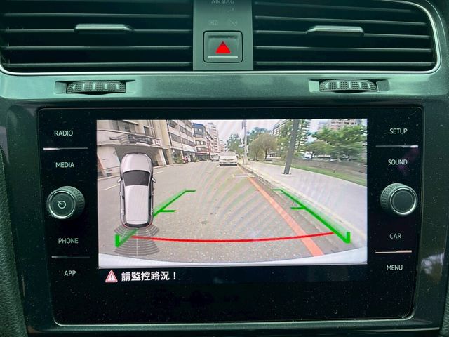 VOLKSWAGEN福斯 GOLF  第10張相片