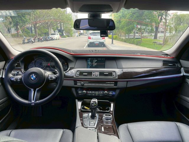 BMW寶馬 520D  第8張相片