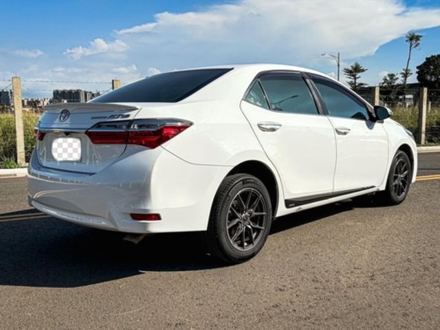 TOYOTA豐田 ALTIS  第2張相片