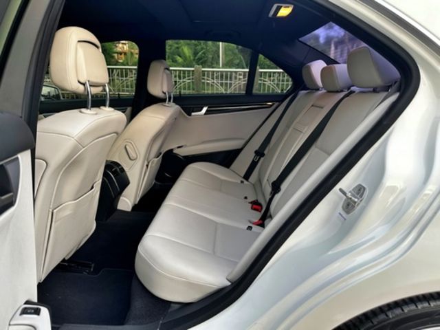 M-BENZ賓士 C250  第9張相片