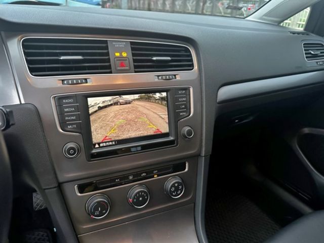 VOLKSWAGEN福斯 GOLF  第18張相片