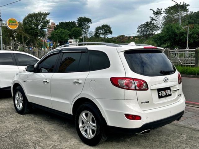 HYUNDAI現代 SANTA FE  第4張相片