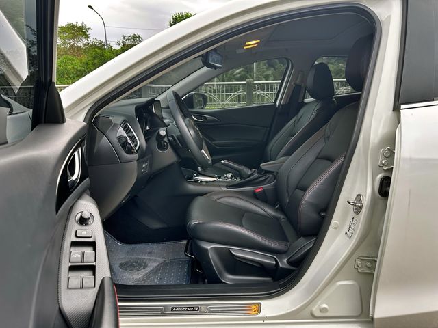 MAZDA馬自達 MAZDA 3  第8張相片