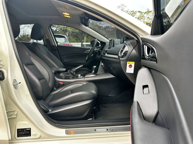 MAZDA馬自達 MAZDA 3  第12張相片