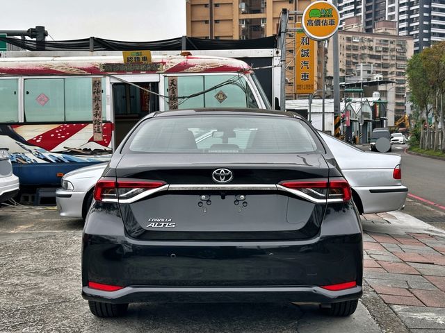 TOYOTA豐田 ALTIS  第4張相片