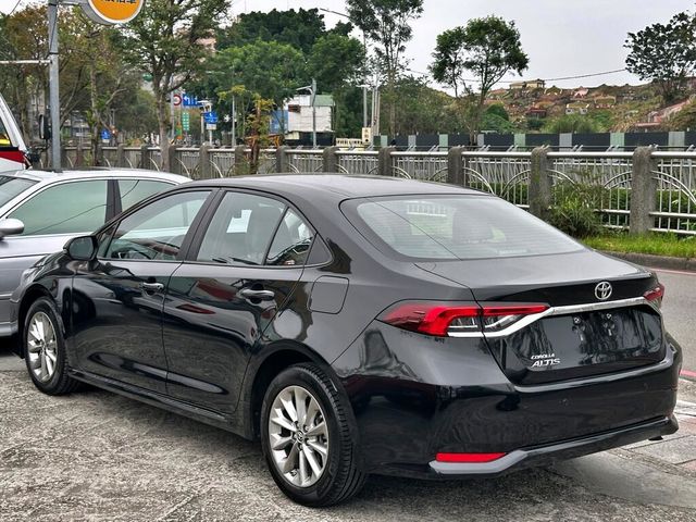 TOYOTA豐田 ALTIS  第6張相片