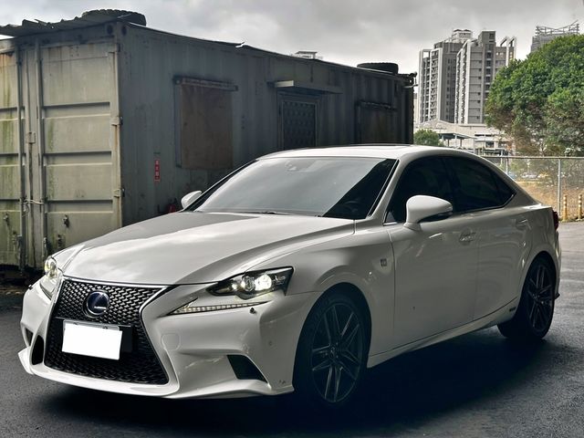 LEXUS凌志 IS 300H  第1張相片