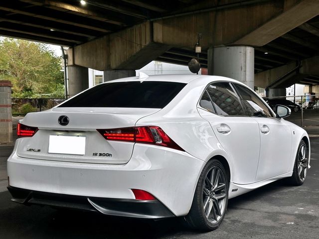 LEXUS凌志 IS 300H  第3張相片