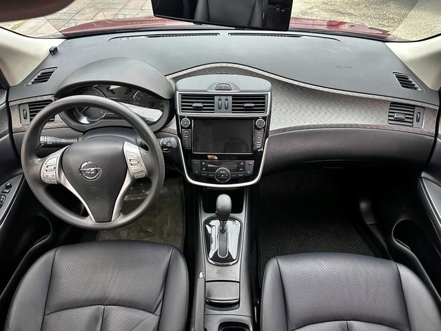 NISSAN日產 TIIDA  第27張相片