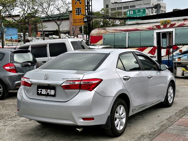 TOYOTA豐田 ALTIS  第2張相片