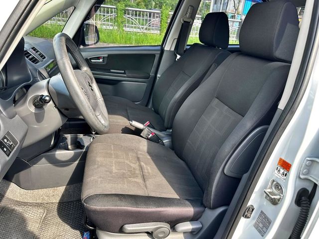SUZUKI鈴木 SX4  第8張相片