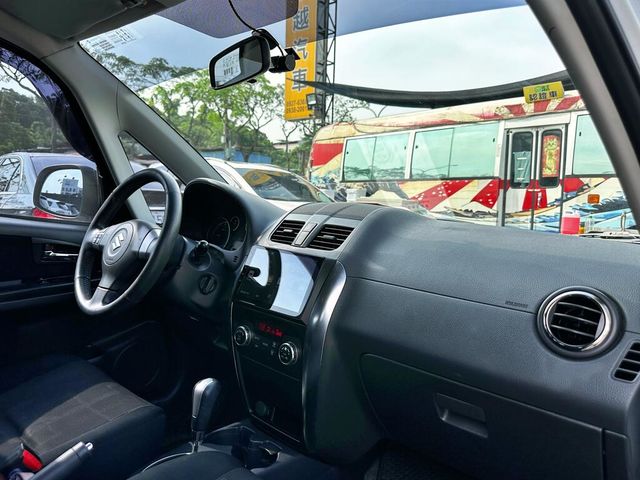 SUZUKI鈴木 SX4  第12張相片