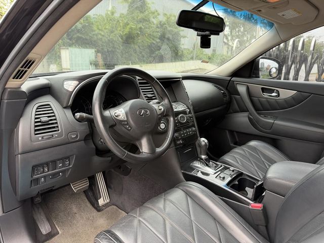 INFINITI無限 QX70  第7張相片